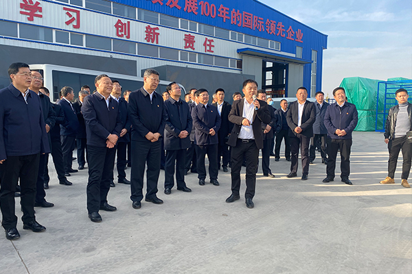 赤峰市党政考察团莅临9759彩票集团进行参观考察